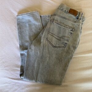 American Eagle Outfitters Light Wash Mom Jeans
